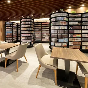 Thehedistarhotel Kyotonijo Comic&books Kyōto